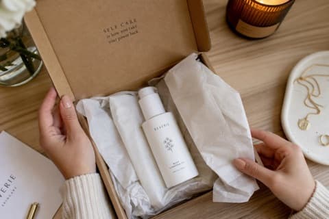 Unboxing UGC ad example