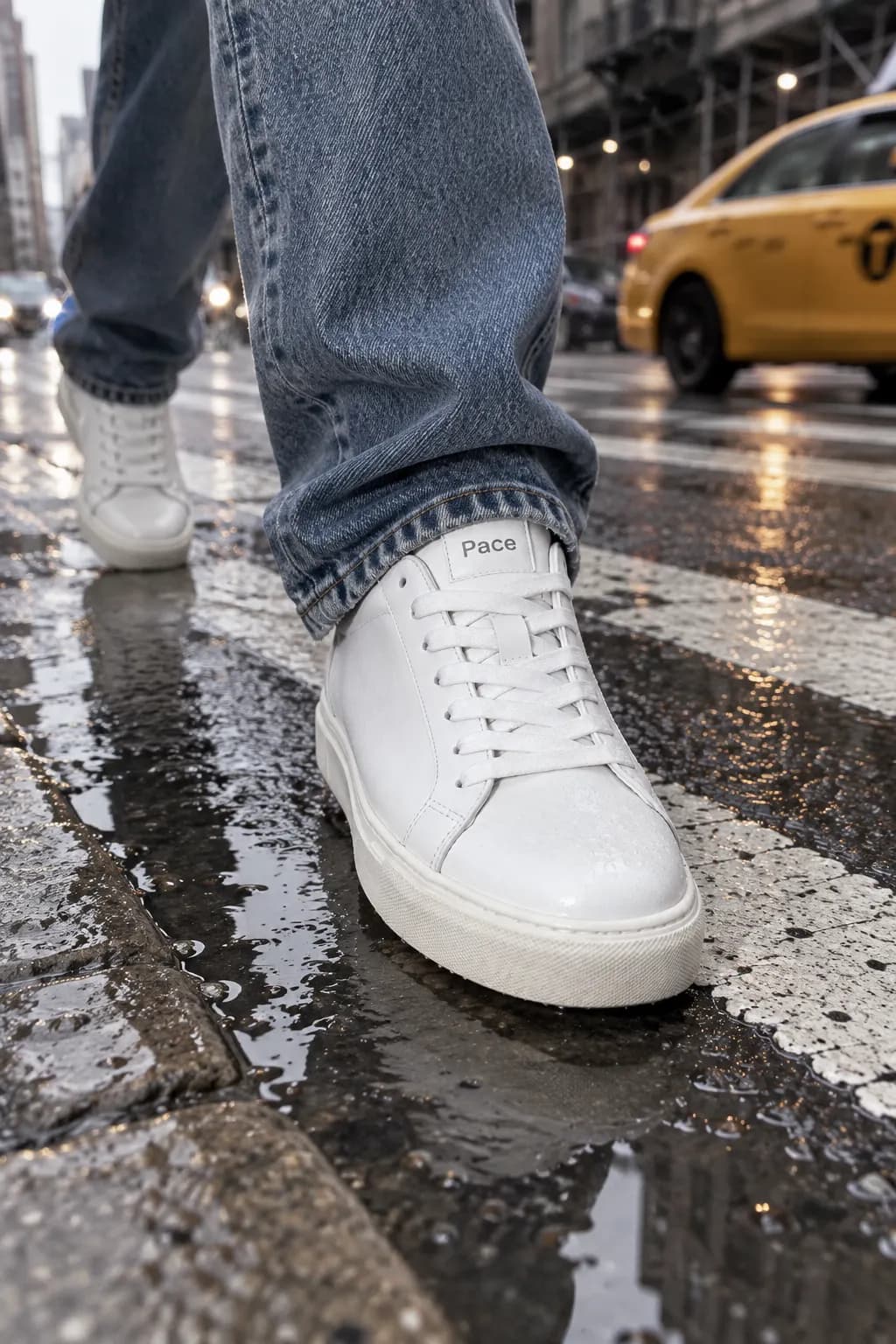 Sneaker drop: On foot